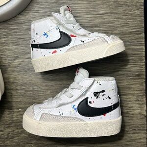Nike Blazer Mid ‘77 baby toddler Td Paint Splatter White/Black’ Sneaker Size 5C